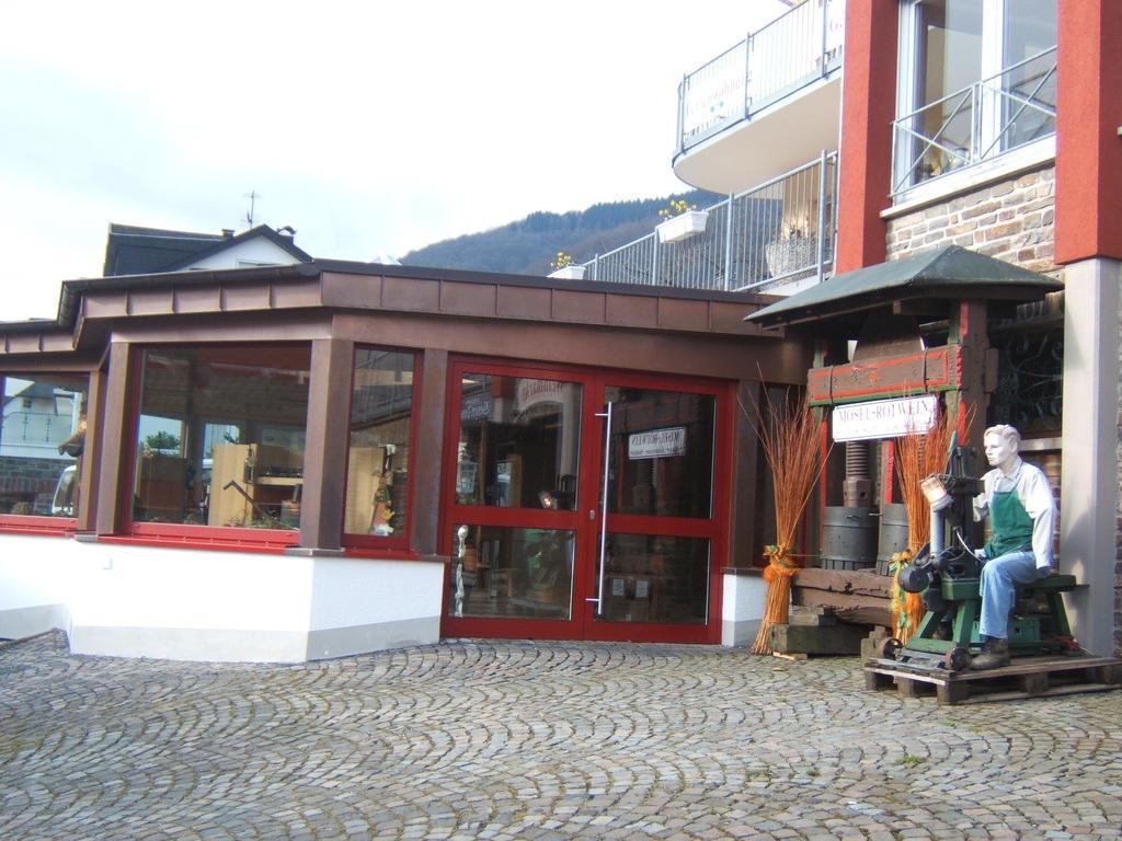 Wein- und Gästehaus St. Aldegundishof Sankt Aldegund Exterior foto